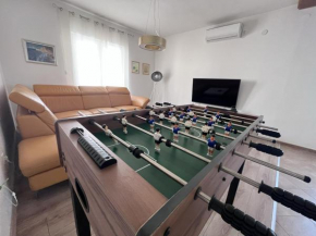 Spacious 4 bedroom apartment with free parking lot